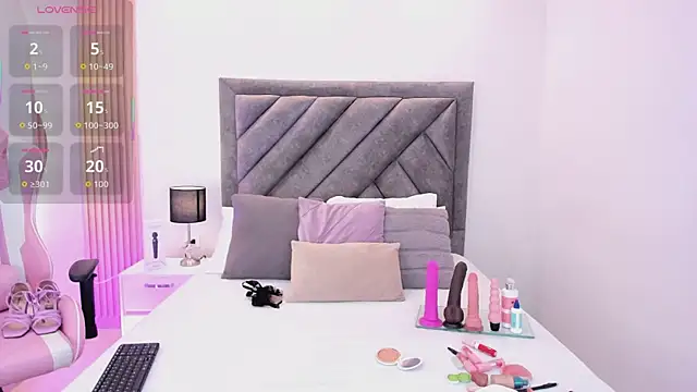 Snapshot of ValeryPettry_1 chatting on October 2025 01:06:02 PM ValeryPettry 1 online show from October 2025 01:06:02 PM