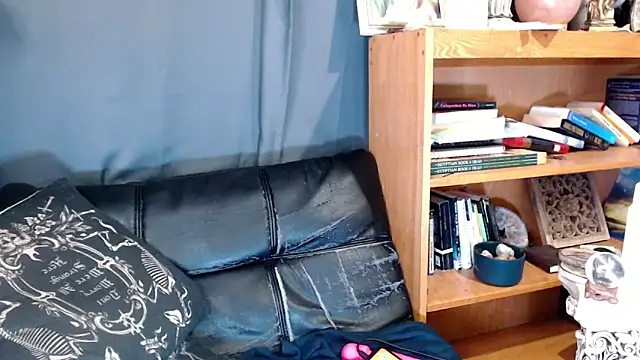 liadivina online show from December 2024 06:57:01 PM