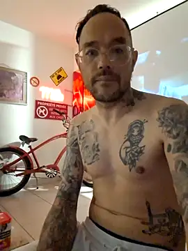 mileflav0r online show from March 2026 07:57:02 PM