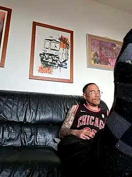 mileflav0r online show from April 2026 06:07:02 AM