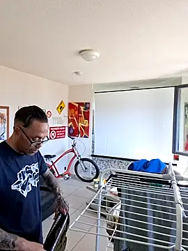 mileflav0r online show from April 2026 08:59:01 AM