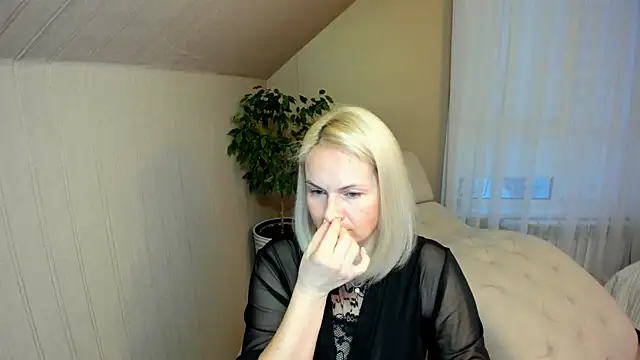 Alicee Gracee online show from December 2024 01:01:02 PM