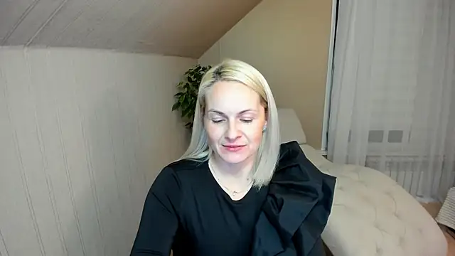 Alicee Gracee online show from December 2024 07:00:02 PM