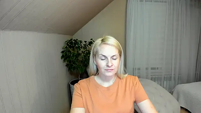 Alicee Gracee online show from January 2025 04:20:01 PM