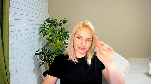 Alicee Gracee online show from February 2025 06:55:01 PM