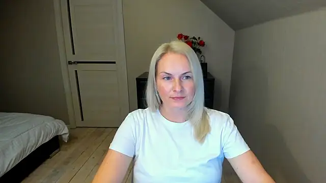 Alicee Gracee online show from October 2025 06:28:02 PM