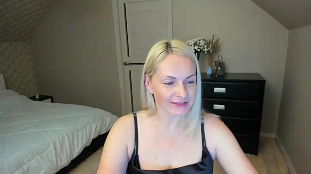 Alicee Gracee online show from October 2025 07:32:01 PM