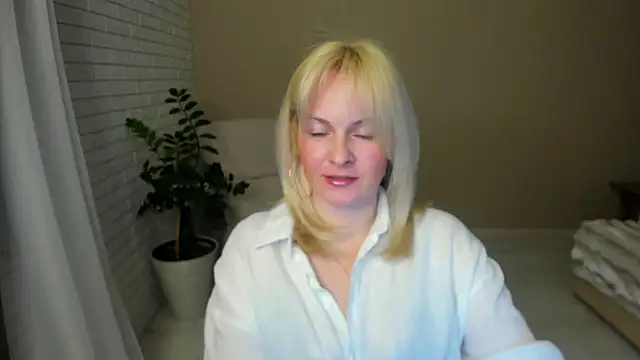 Alicee Gracee online show from February 2026 07:42:02 PM