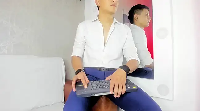 Lucii fer  online show from February 2025 11:11:02 AM