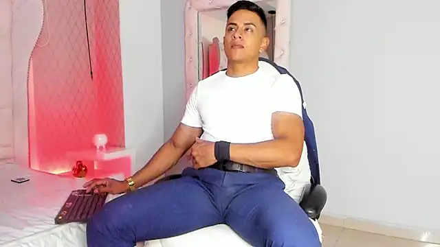 Lucii fer  online show from February 2026 11:27:02 AM