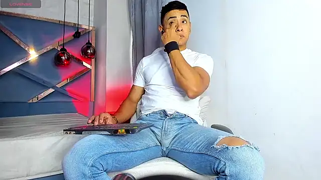 Lucii fer  online show from March 2026 11:36:01 AM