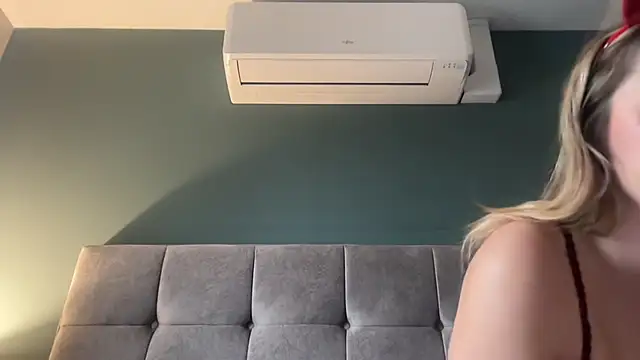 Snapshot of LustfulLuna_ chatting on October 2025 03:24:01 PM LustfulLuna online show from October 2025 03:24:01 PM