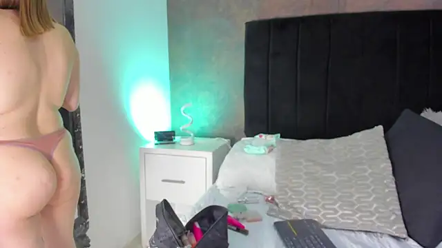 NaxaAndLexi  online show from January 2025 01:40:01 PM