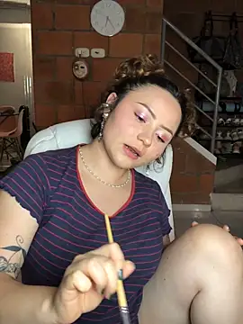 Snapshot of karlahush chatting on October 2025 11:23:01 PM karlahush online show from October 2025 11:23:01 PM