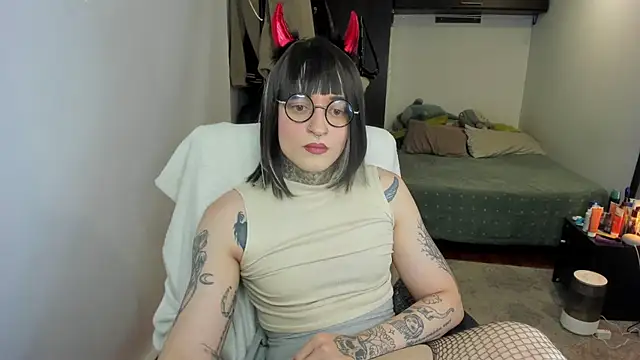 Snapshot of ShiiraVelkor chatting on October 2025 09:21:02 AM ShiiraVelkor online show from October 2025 09:21:02 AM