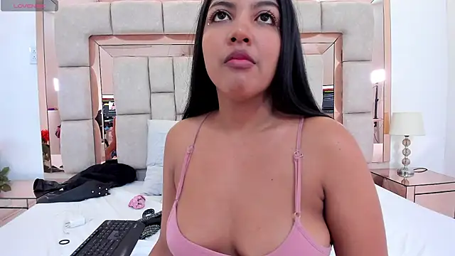 Snapshot of nicole_fisherr chatting on January 2025 09:17:02 AM nicole fisherr online show from January 2025 09:17:02 AM