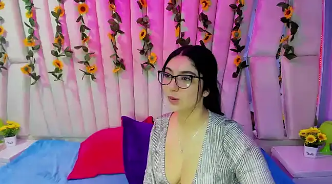 Lucy Anall  online show from January 2025 09:51:02 PM