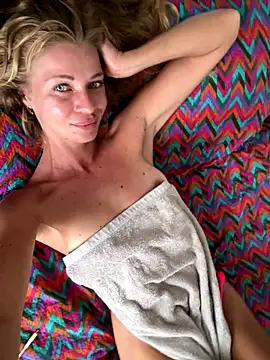 -OliWow- online show from December 2025 08:42:02 AM