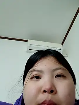 hello098712 online show from December 2025 10:13:01 AM