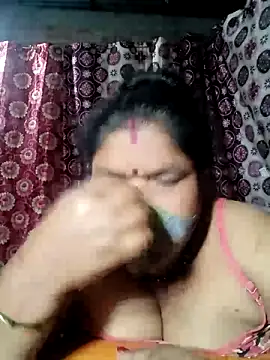 Snapshot of Hot_Falguni chatting on February 2025 03:52:01 PM Hot Falguni online show from February 2025 03:52:01 PM
