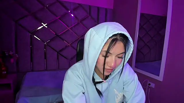 Poly Sasha  online show from October 2025 03:51:02 AM