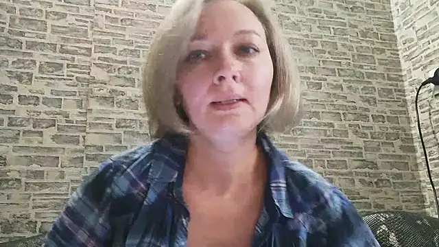 Snapshot of EdithManning chatting on December 2024 11:00:01 AM EdithManning online show from December 2024 11:00:01 AM