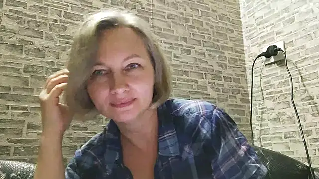 Snapshot of EdithManning chatting on December 2024 05:51:01 PM EdithManning online show from December 2024 05:51:01 PM