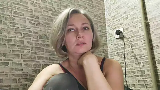 Snapshot of EdithManning chatting on January 2025 06:51:02 PM EdithManning online show from January 2025 06:51:02 PM