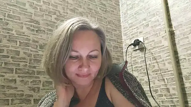 Snapshot of EdithManning chatting on January 2025 03:51:01 PM EdithManning online show from January 2025 03:51:01 PM