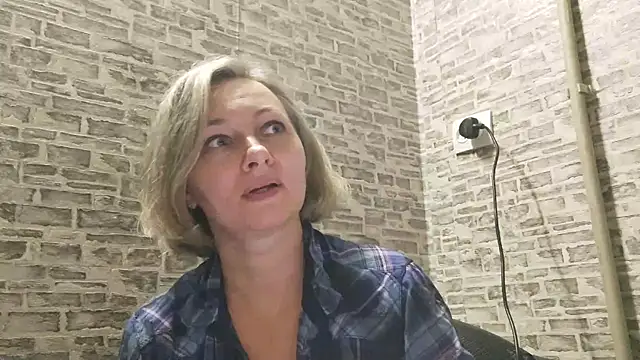 Snapshot of EdithManning chatting on January 2025 02:03:01 PM EdithManning online show from January 2025 02:03:01 PM