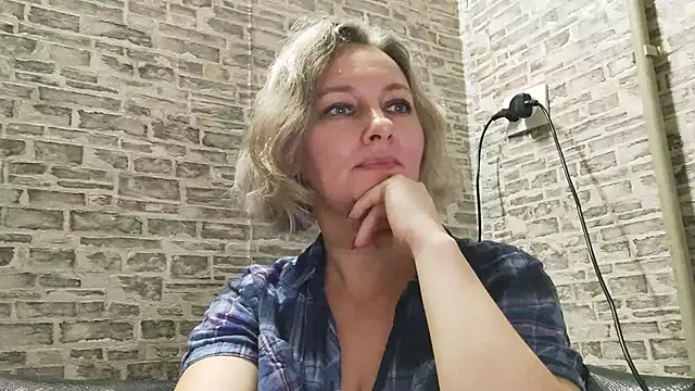 Snapshot of EdithManning chatting on January 2025 03:15:02 PM EdithManning online show from January 2025 03:15:02 PM