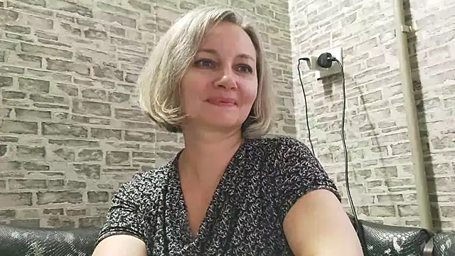 Snapshot of EdithManning chatting on January 2025 12:53:01 PM EdithManning online show from January 2025 12:53:01 PM