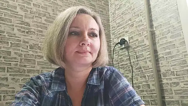 Snapshot of EdithManning chatting on January 2025 09:03:01 AM EdithManning online show from January 2025 09:03:01 AM