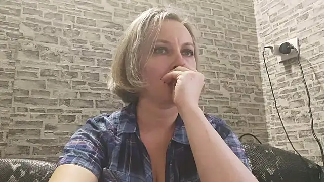 Snapshot of EdithManning chatting on January 2025 01:21:02 PM EdithManning online show from January 2025 01:21:02 PM