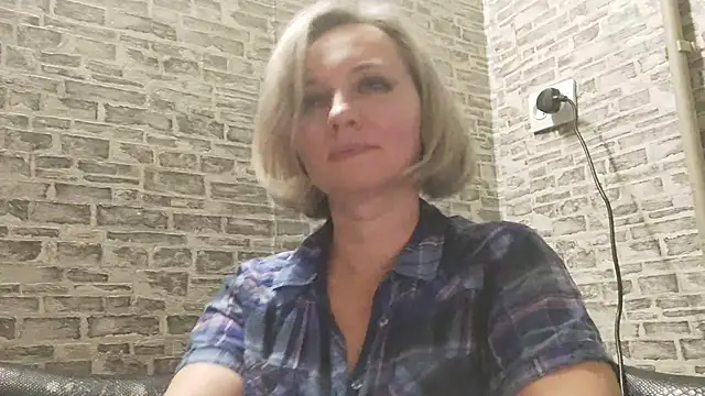 Snapshot of EdithManning chatting on January 2025 05:17:02 PM EdithManning online show from January 2025 05:17:02 PM
