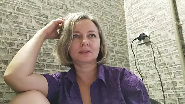 Snapshot of EdithManning chatting on February 2025 01:51:02 PM EdithManning online show from February 2025 01:51:02 PM