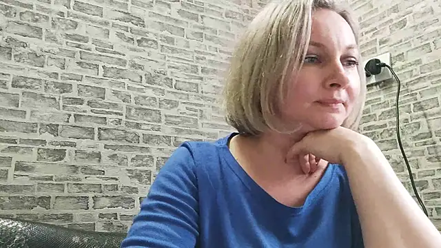 Snapshot of EdithManning chatting on February 2025 12:27:01 PM EdithManning online show from February 2025 12:27:01 PM