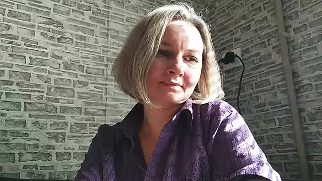 Snapshot of EdithManning chatting on February 2025 08:06:02 AM EdithManning online show from February 2025 08:06:02 AM