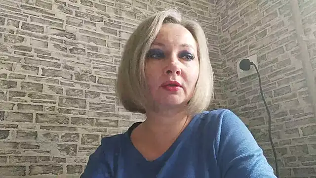 Snapshot of EdithManning chatting on February 2025 07:10:01 AM EdithManning online show from February 2025 07:10:01 AM
