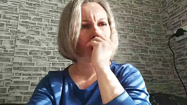 Snapshot of EdithManning chatting on February 2025 07:31:01 AM EdithManning online show from February 2025 07:31:01 AM