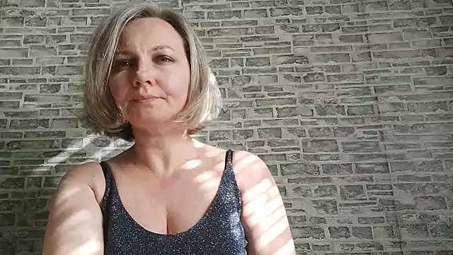 Snapshot of EdithManning chatting on March 2025 08:13:01 AM EdithManning online show from March 2025 08:13:01 AM