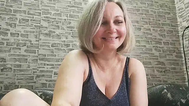 Snapshot of EdithManning chatting on March 2025 12:27:02 PM EdithManning online show from March 2025 12:27:02 PM