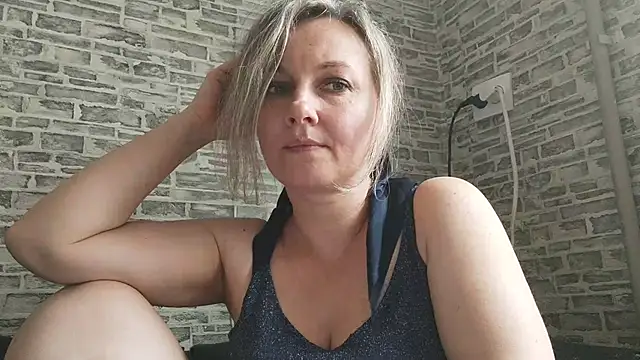 Snapshot of EdithManning chatting on March 2025 11:17:01 AM EdithManning online show from March 2025 11:17:01 AM