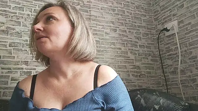 Snapshot of EdithManning chatting on March 2025 09:10:02 AM EdithManning online show from March 2025 09:10:02 AM