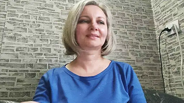 Snapshot of EdithManning chatting on March 2025 12:17:01 PM EdithManning online show from March 2025 12:17:01 PM
