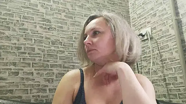 Snapshot of EdithManning chatting on March 2025 12:57:02 PM EdithManning online show from March 2025 12:57:02 PM
