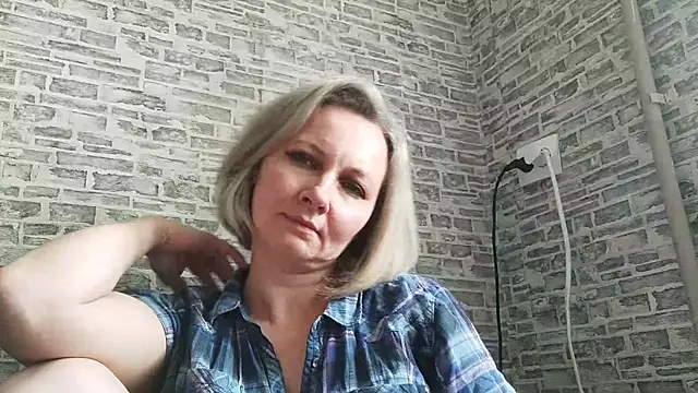 Snapshot of EdithManning chatting on March 2025 09:28:01 AM EdithManning online show from March 2025 09:28:01 AM