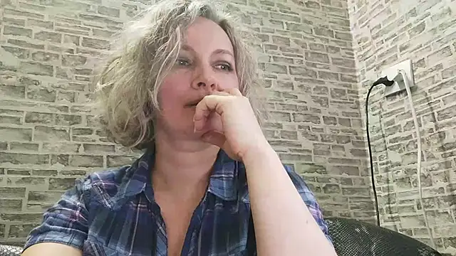Snapshot of EdithManning chatting on March 2025 02:47:01 PM EdithManning online show from March 2025 02:47:01 PM