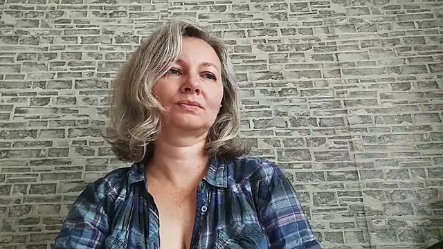 Snapshot of EdithManning chatting on September 2025 05:07:01 AM EdithManning online show from September 2025 05:07:01 AM