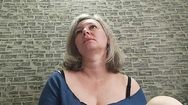 Snapshot of EdithManning chatting on September 2025 05:20:01 AM EdithManning online show from September 2025 05:20:01 AM